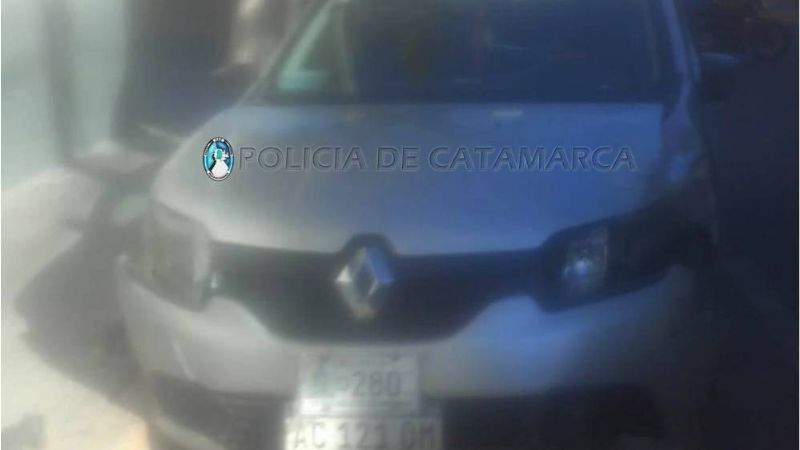 Remisero chocó contra una camioneta en el centro