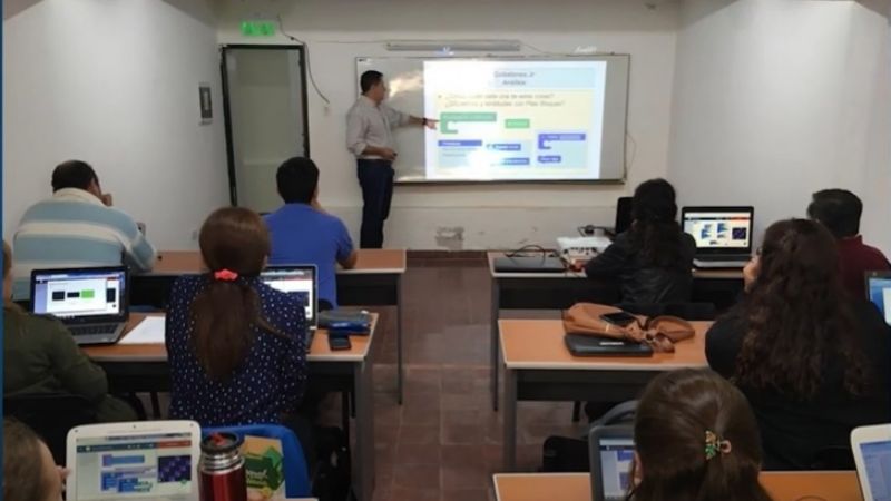 Profesional de la UNCA capacitará a docentes de todo el país