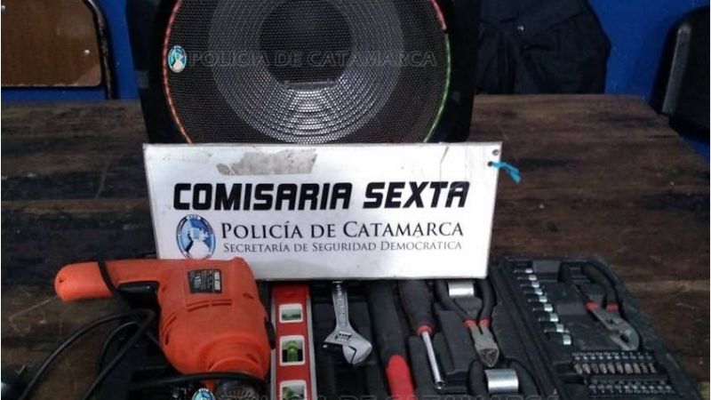 Devolvió en la comisaría varios elementos robados