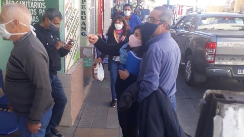 Continúan los controles en los comercios de la Capital