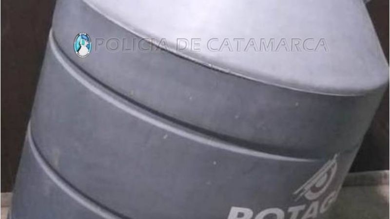 Atrapan a dos ladrones con un tanque de agua