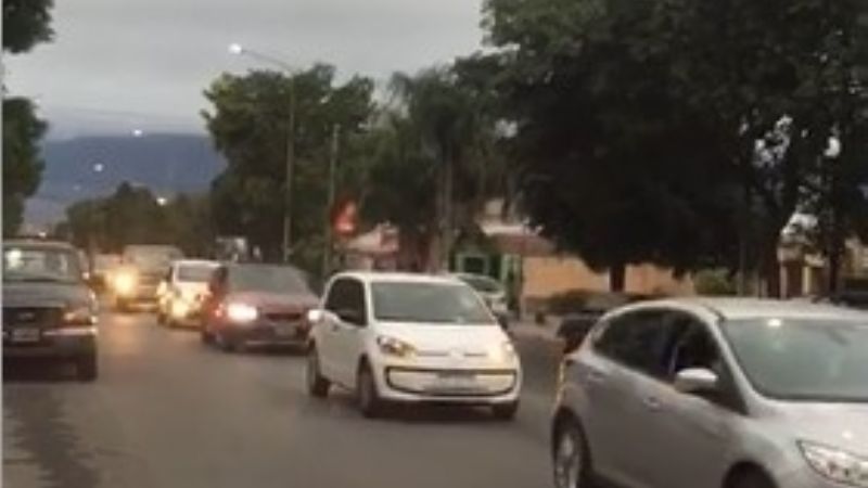 A los bocinazos, médicos pidieron mejores salarios y no criminalizar su trabajo