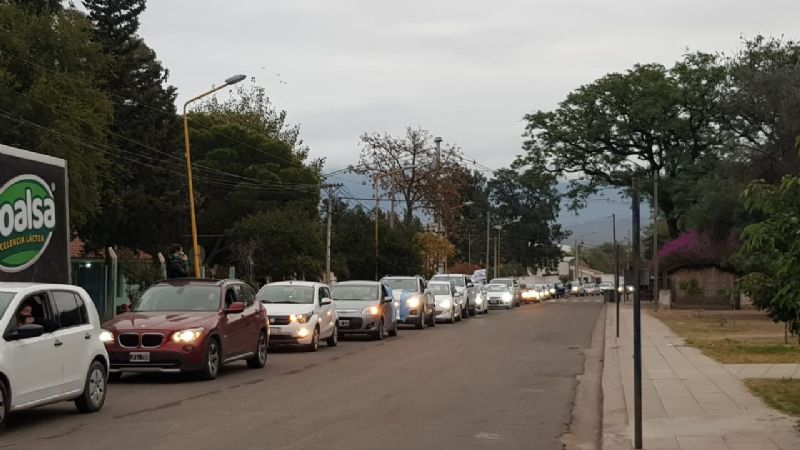 A los bocinazos, médicos pidieron mejores salarios y no criminalizar su trabajo