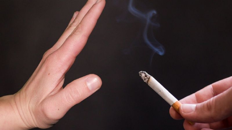 Los riesgos de los fumadores en la pandemia por el coronavirus