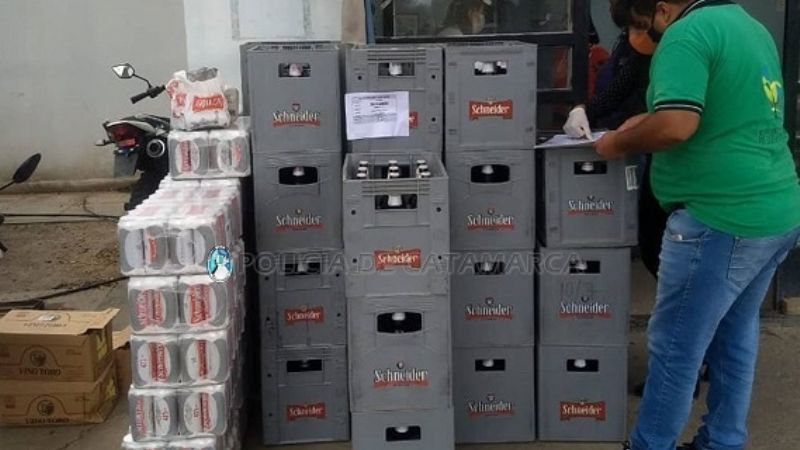 La policía le secuestró 300 botellas de cervezas y 500 latas