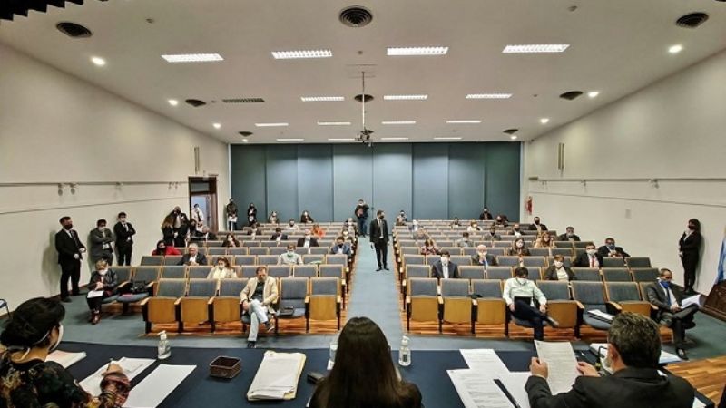 Polémicos decretos del Ejecutivo, ingresaron a Diputados