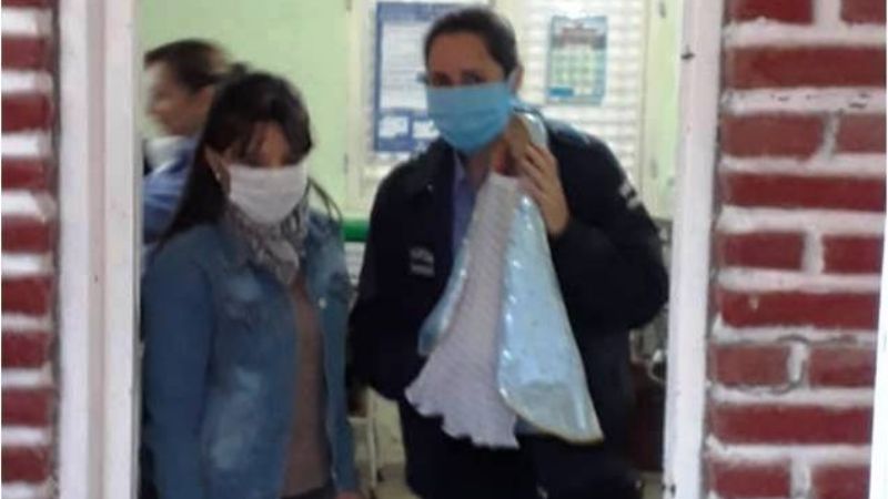 Policías acercan la Imagen de la Virgen del Valle a los vecinos