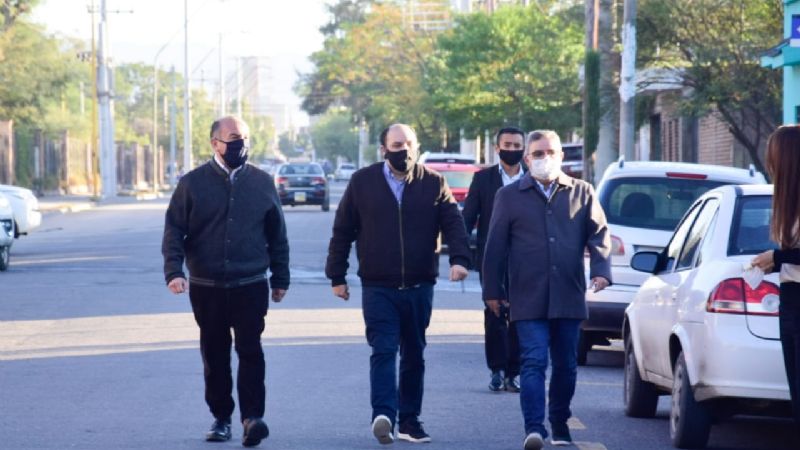 Gustavo recorrió obras junto con el gobernador