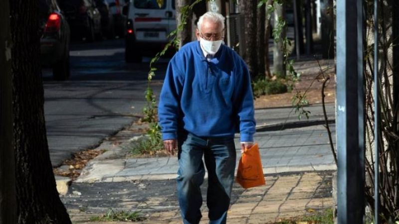 Récord de nuevos contagios y ascienden a 293 los fallecidos