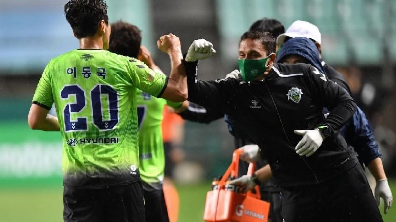 ¡Volvió el fútbol…!, en Corea del Sur