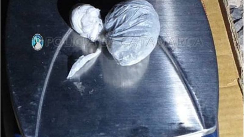 Secuestran una bolsa con cogollos de marihuana en Santa María