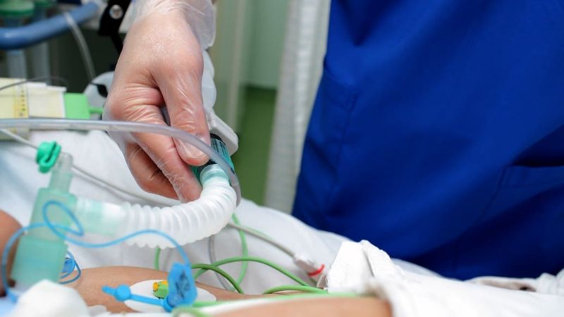 Crecen los casos de personas internadas en terapia intensiva