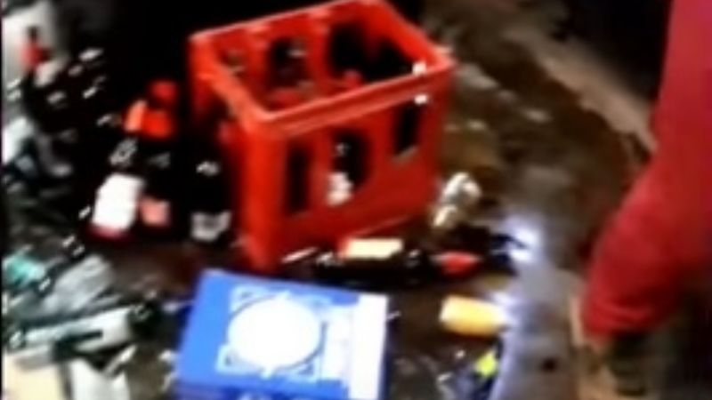 Buscaba a su marido, no lo encontró, y destrozó un bar