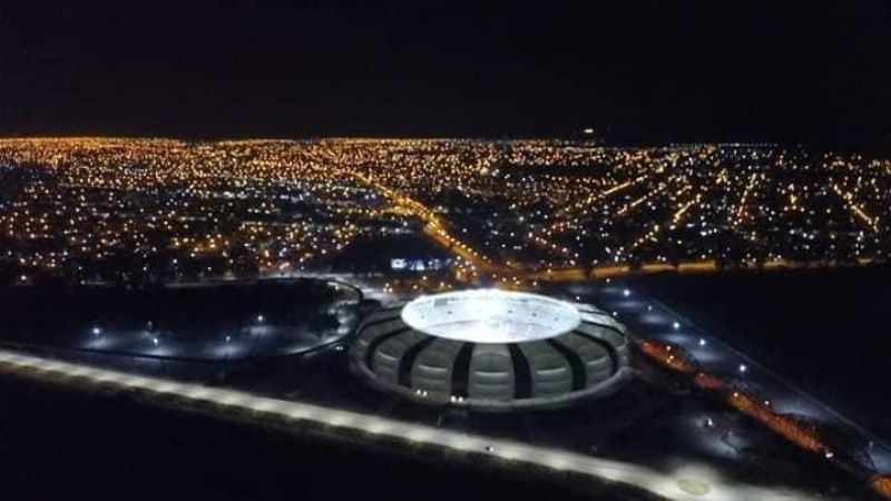 Un sueño: probaron las luces del nuevo estadio de Santiago
