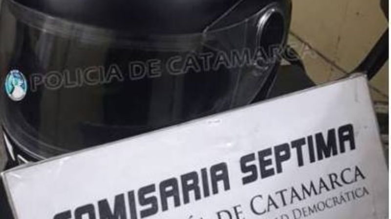 Descubren a un joven cuando vendía cascos robados