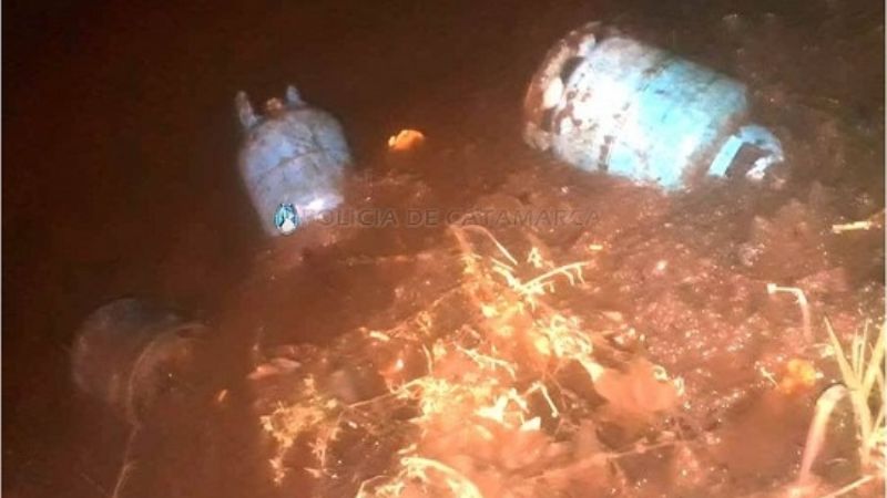 Recuperan tres garrafas