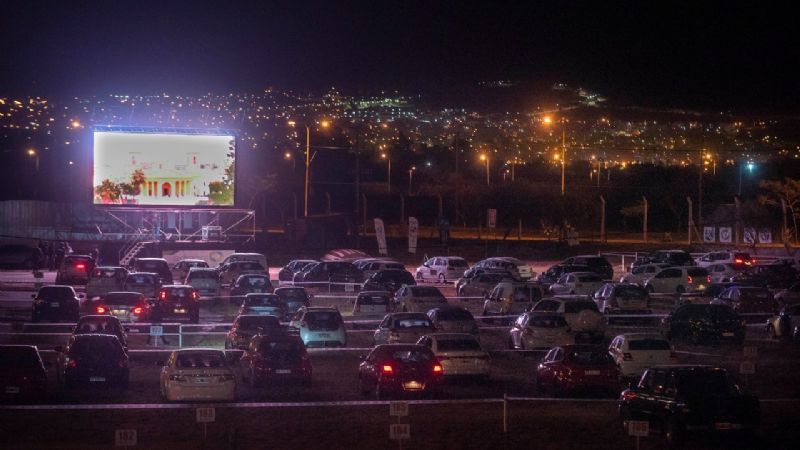 El Autocine, con películas para grandes y chicos