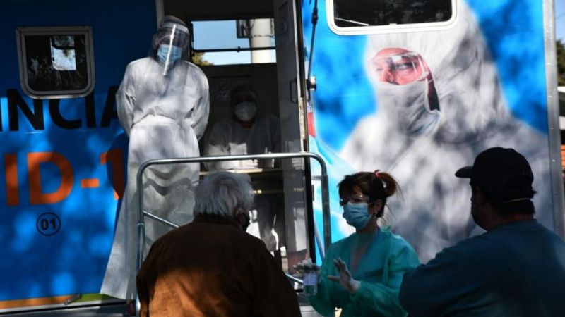 Coronavirus: investigan posible brote en barrios de Córdoba