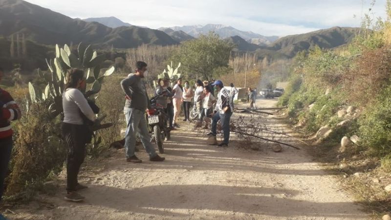 Vecinos molestos por el ingreso de una pareja que llegó de Buenos Aires