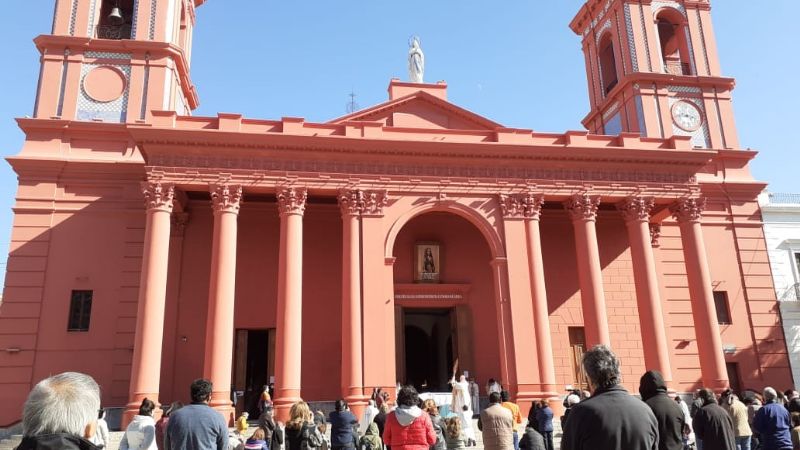 Jubilosa procesión de Corpus Christi