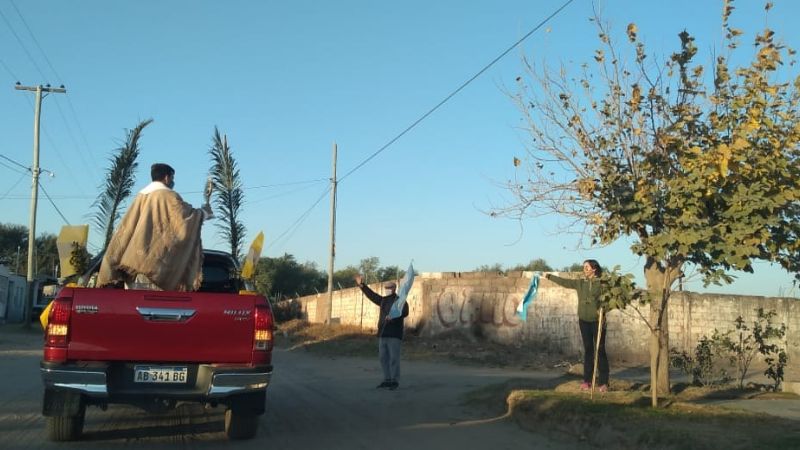 Jubilosa procesión de Corpus Christi en Recreo