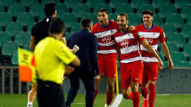 Soldado le dio el agónico empate en 2 al Granada