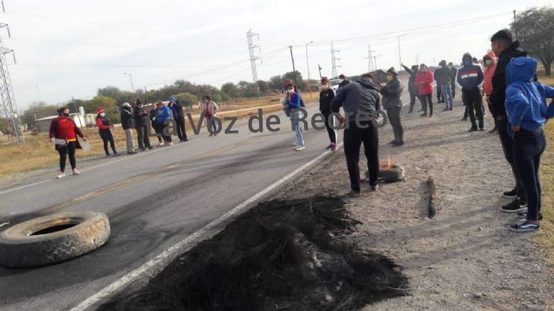 Vecinos de Quirós cortan ruta nacional 157