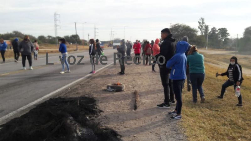Vecinos de Quirós cortan ruta nacional 157