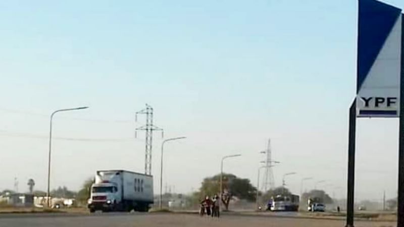 Una joven murió al ser arrollada por un camión en la ruta 157