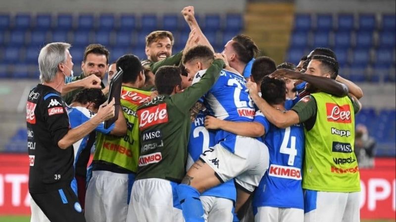 Napoli campeón de la Copa Italia, venciendo a Juventus