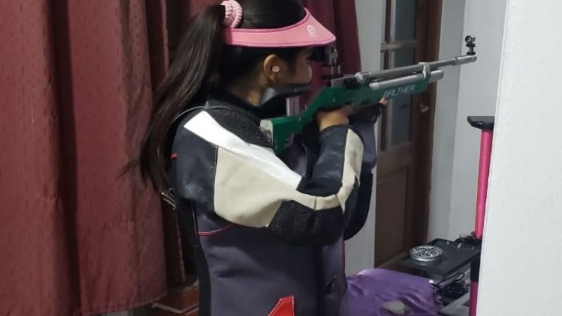  Martina Gutiérrez, escolta en prueba nacional de tiro, a distancia