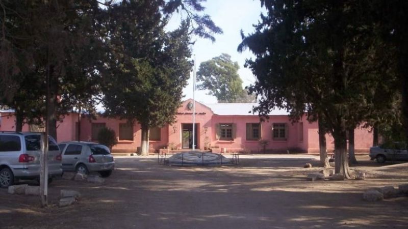 Docentes venden mandarinas para comprar insumos de higiene