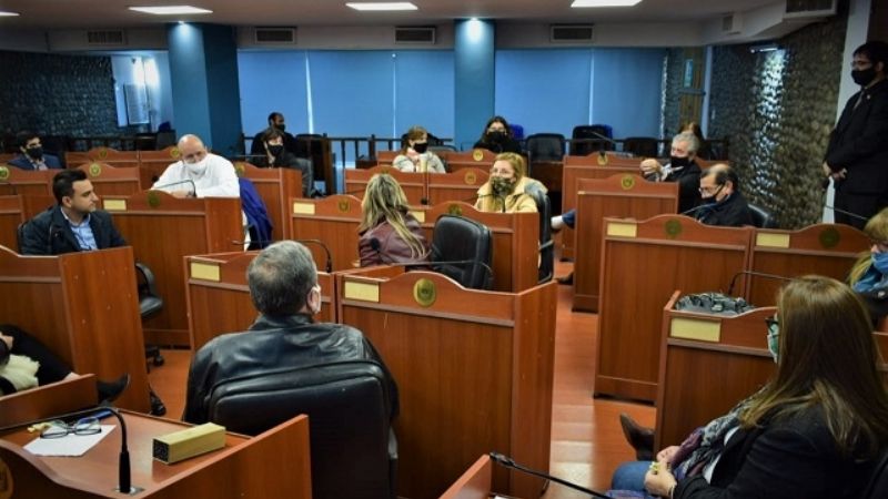 Bazán pasó por Diputados