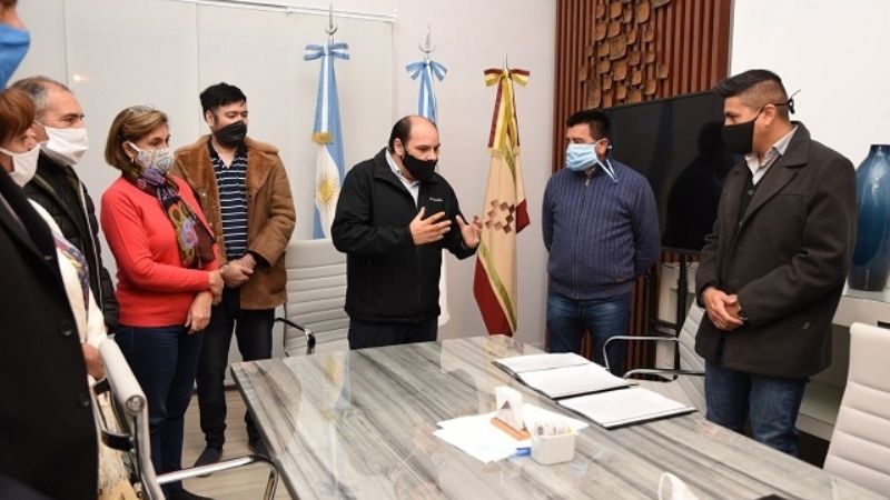 Saadi presentó la operatoria “Tecno Docentes”