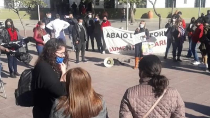 Docentes en contra de los gremios y de la reforma del Estatuto