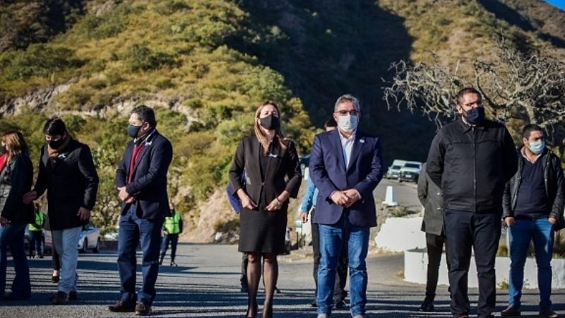 Valle Viejo celebró el Día de la Bandera en la Cuesta de El Portezuelo