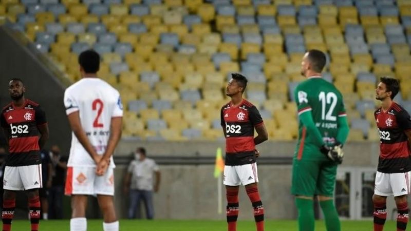 En Brasil se volvió a "parar" la práctica del fútbol