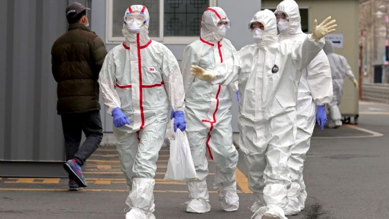 La OMS advirtió que el coronavirus entró en una "nueva y peligrosa" fase