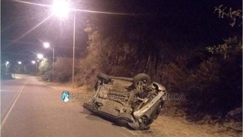 Perdió el control y volcó en la ruta 4