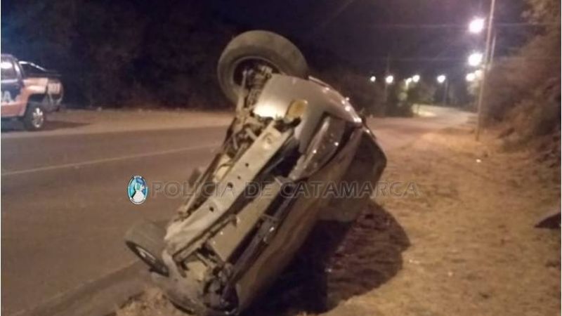 Perdió el control y volcó en la ruta 4