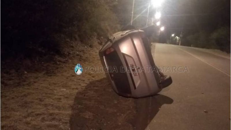 Perdió el control y volcó en la ruta 4