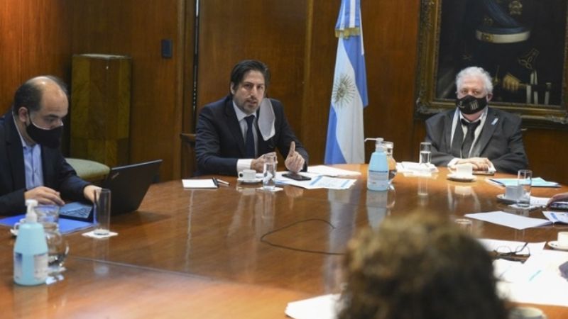 Ministros de todo el país avanzaron en el protocolo de regreso a las aulas