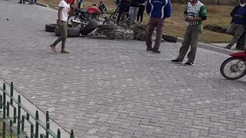 El pueblo de Tapso se levantó contra el ingreso de foráneos