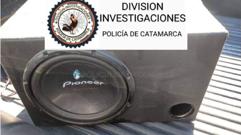 Dejó estacionado el auto y le robaron el equipo de sonido