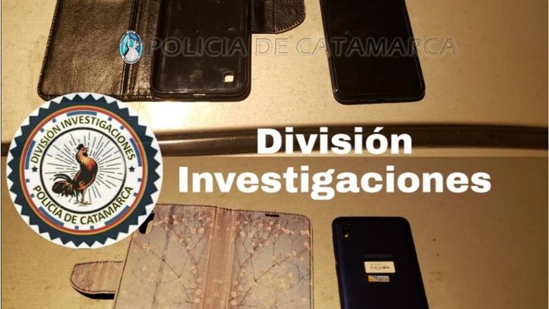 Su pareja le robó el celular y tuvo que devolverlo