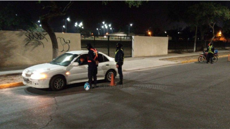 En operativos, secuestran 14 vehículos y arrestan a cinco personas