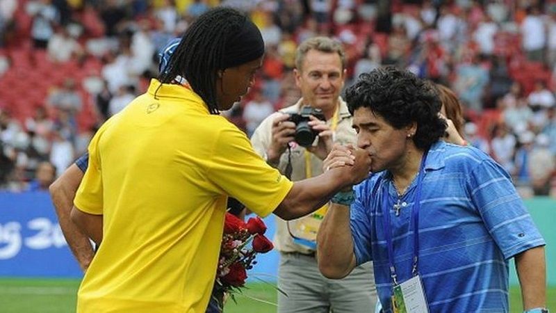 ¿Maradona y Ronaldinho...ilusión o humo de pandemia?