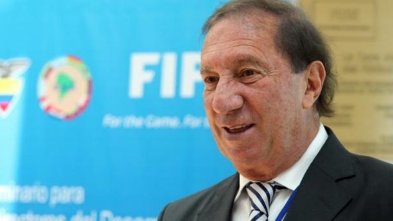 Carlos Bilardo dio positivo de coronavirus
