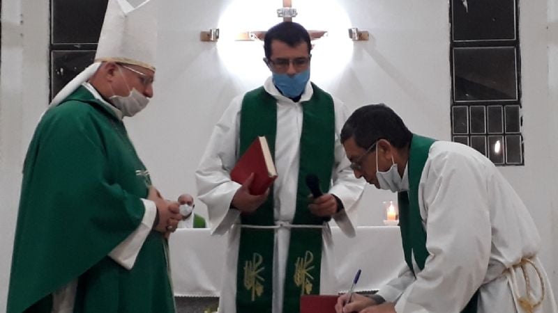 La comunidad de San Jorge recibió a su nuevo párroco