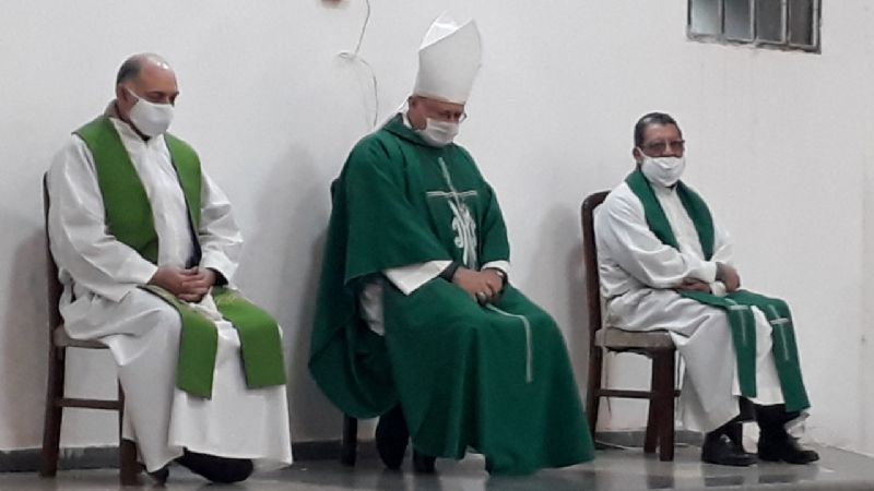 La comunidad de San Jorge recibió a su nuevo párroco